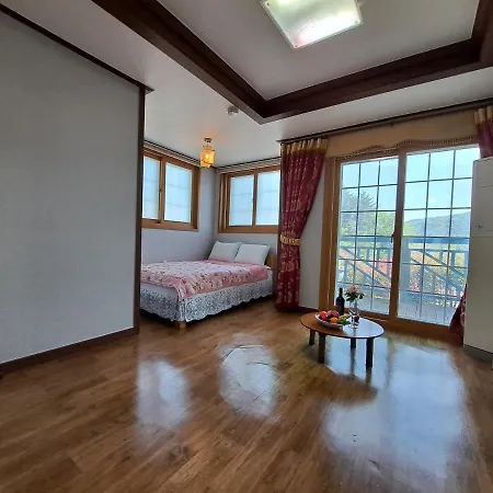 Beljari Pension Tongyeong Exterior photo