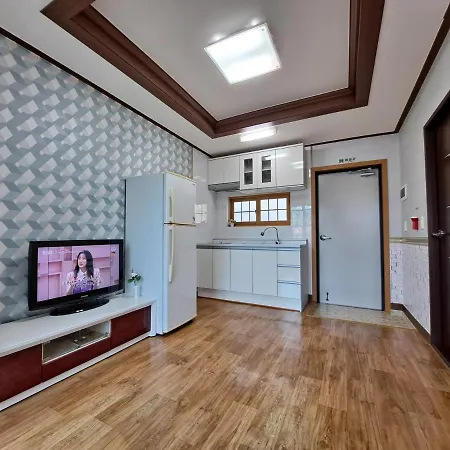 Beljari Pension Tongyeong Exterior photo