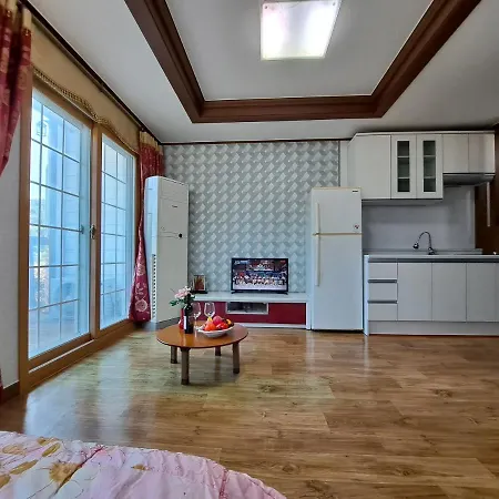 Beljari Pension Tongyeong Exterior photo