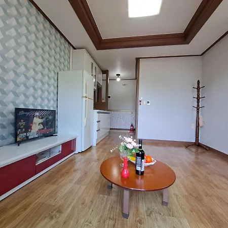 Beljari Pension Tongyeong Exterior photo