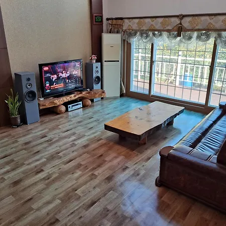 Beljari Pension Tongyeong Exterior photo